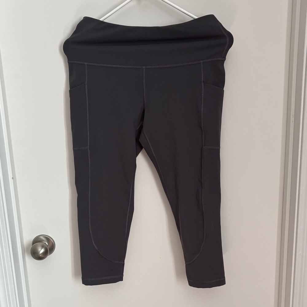 Women's Gray Capris